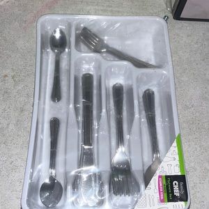 Cutlery set.